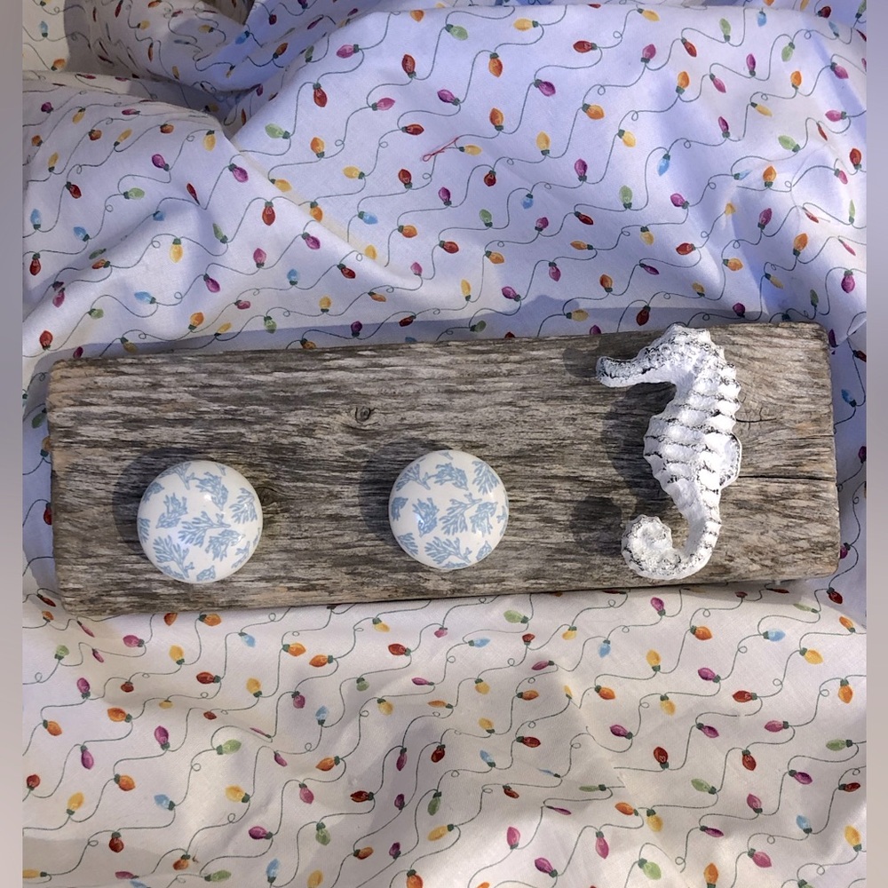 Handmade driftwood seahorse wall art/hanger